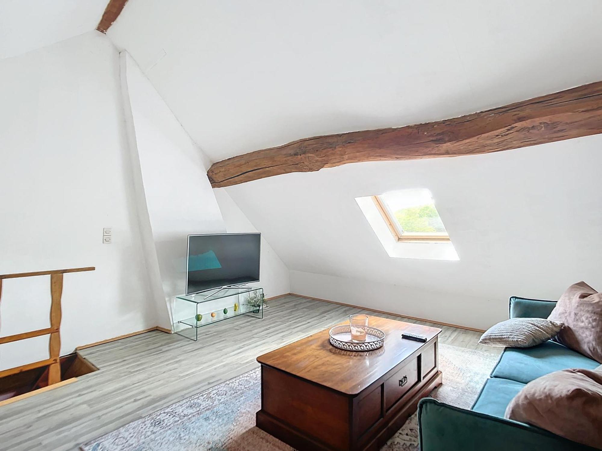 Charmante Maison Joux-la-Ville Exteriör bild